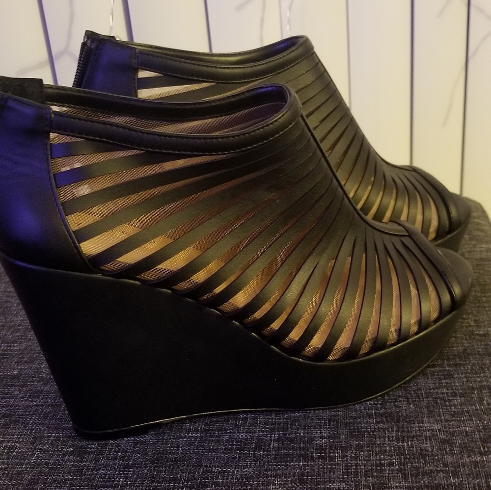 Sexy Black Strappy Wedge 11.5 Torrid